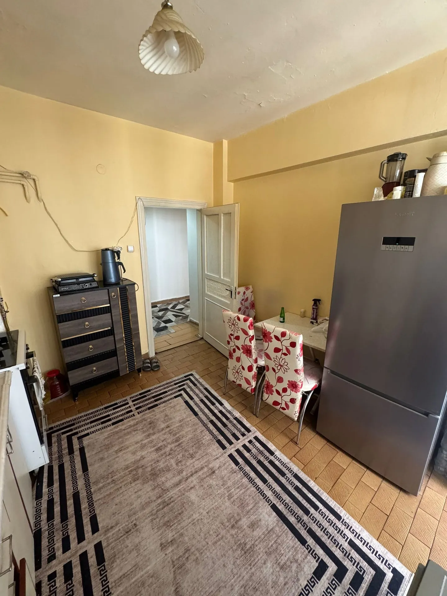 Sahibiyede Merkezi Konumda Satılık 3+1 Daire — fotoğraf 1
